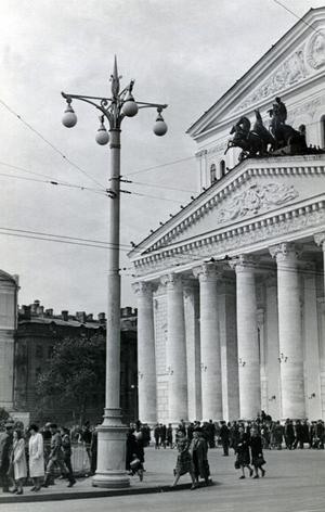 фото 1930-х гг. из фонда музея "Огни Москвы" (фото С. Мощицкого, сотрудника "Мосгорсвета")